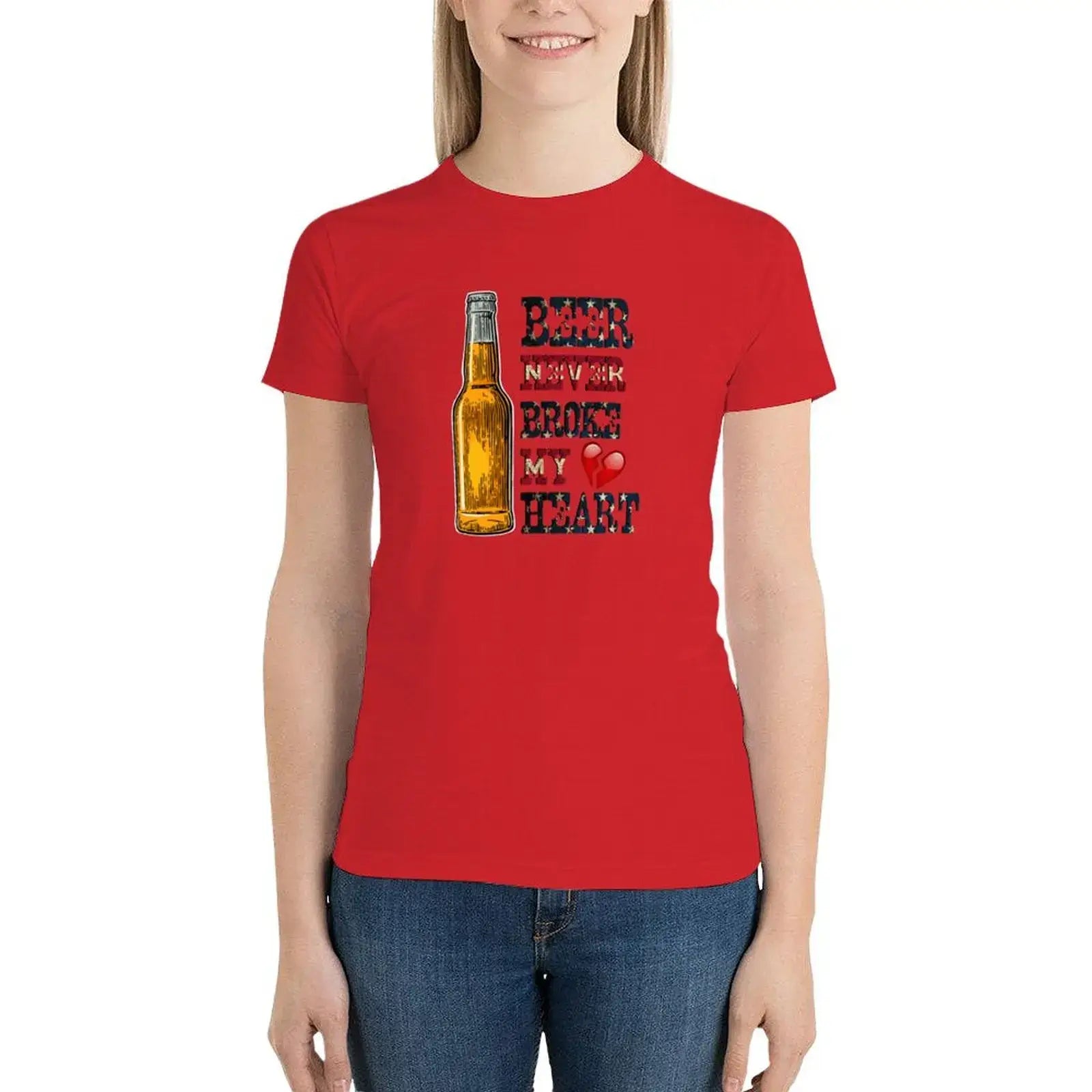 Women’s fitted round-neck graphic tee